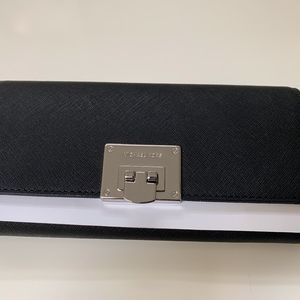 NWT Michael Kors - Wallet - Black